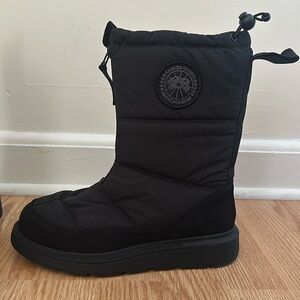 New no box. Canada Goose Women's Cypress Fold-Down Puffer Boot size 8 Black